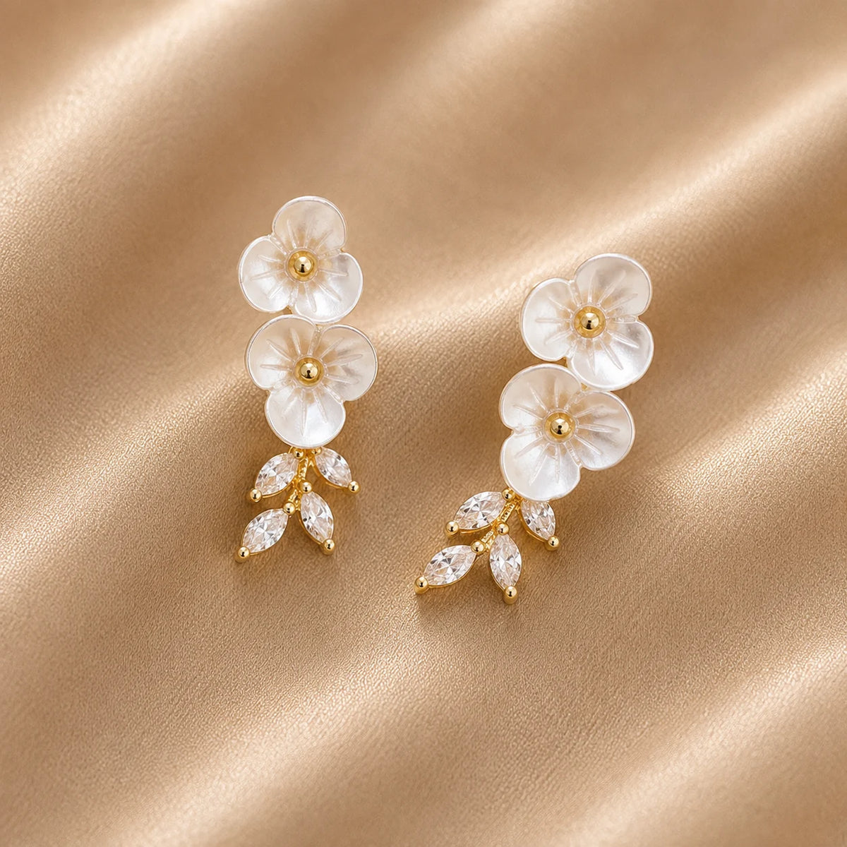 Pearl Flower Crystal Stud Earrings