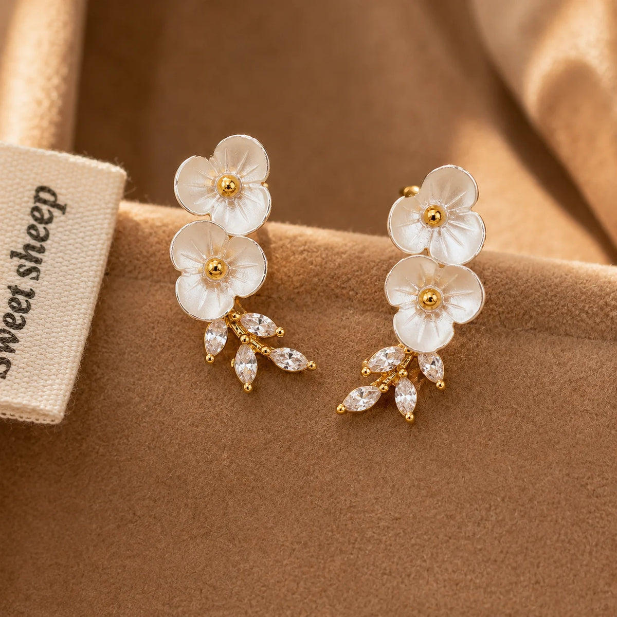 Pearl Flower Crystal Stud Earrings